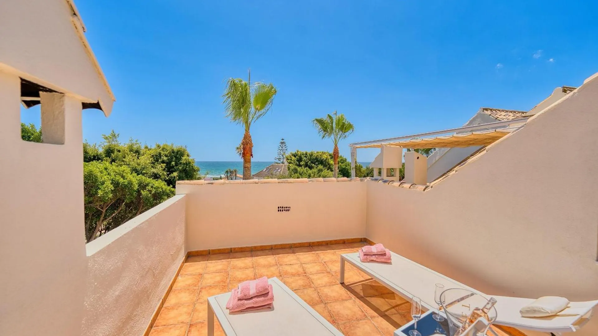 3027 Exclusive Family Retreat Near Marbella Beach 0*,  España